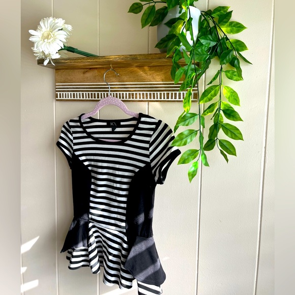 Black and white striped blouse - Picture 9 of 11